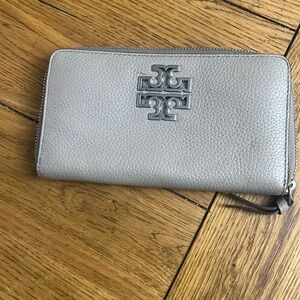 Tory Burch wallet